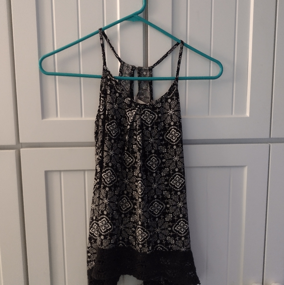 Girls Black and White Sleeveless Shirt